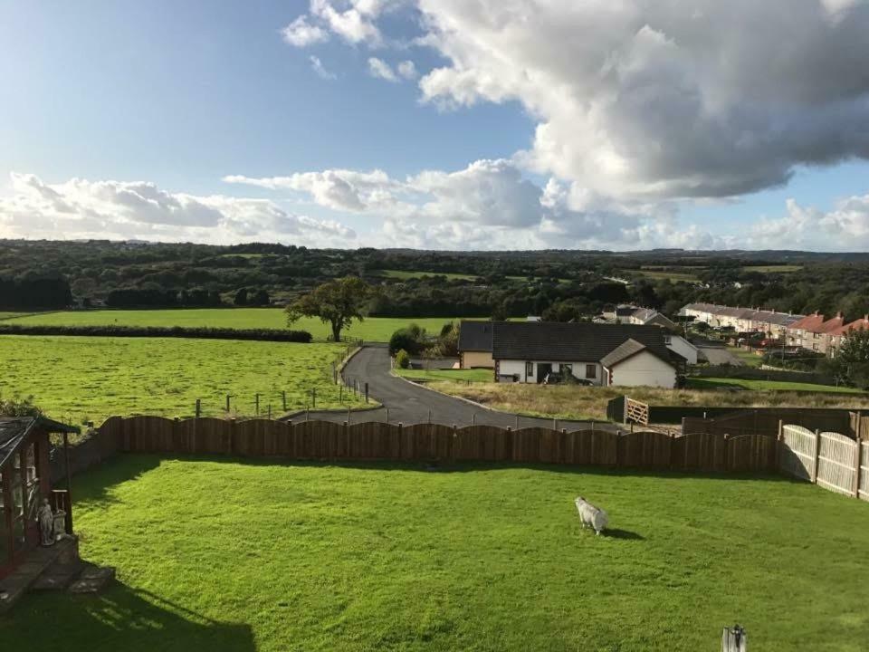 Valley View / Gwel Y Cwm Villa Ammanford Exterior photo
