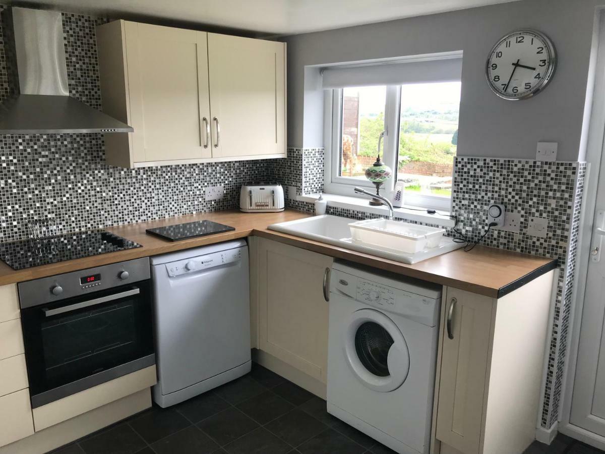 Valley View / Gwel Y Cwm Villa Ammanford Exterior photo
