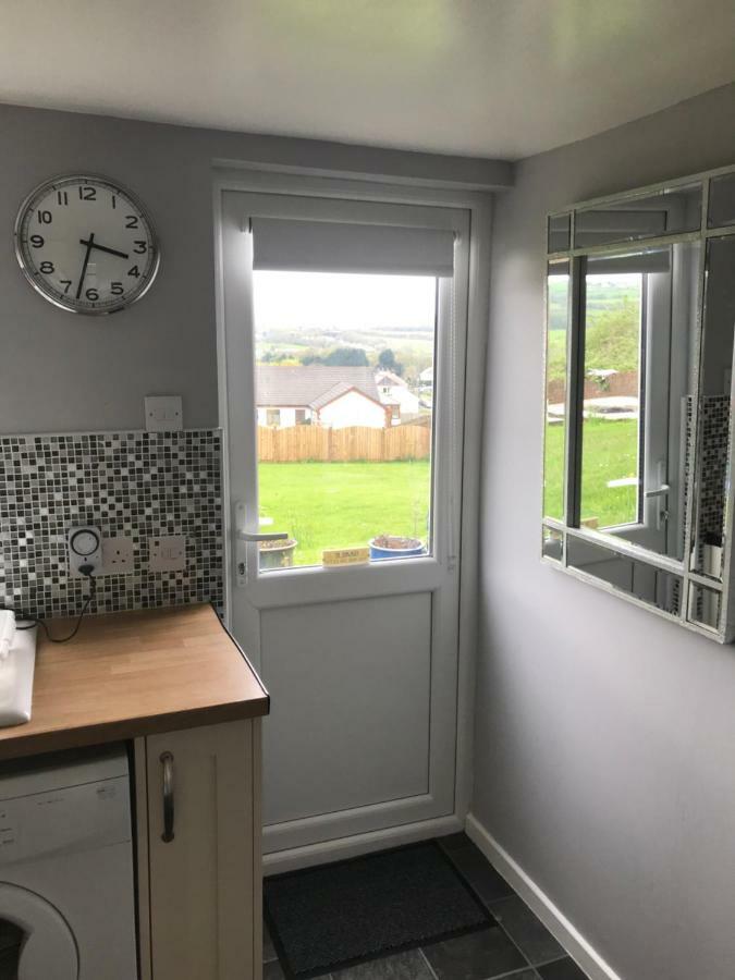 Valley View / Gwel Y Cwm Villa Ammanford Exterior photo